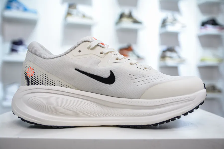 Nike Air Zoom Vomero 18X Premium Running Shoes with Advanced Technology