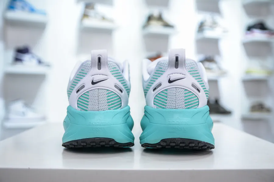 Nike Air Zoom Vomero 18 Comfortable and Lightweight Running Shoes