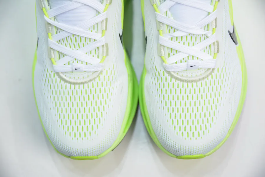 Nike Air Zoom Vomero 18 Comfortable Shock Absorption and Anti Slip Running Shoes
