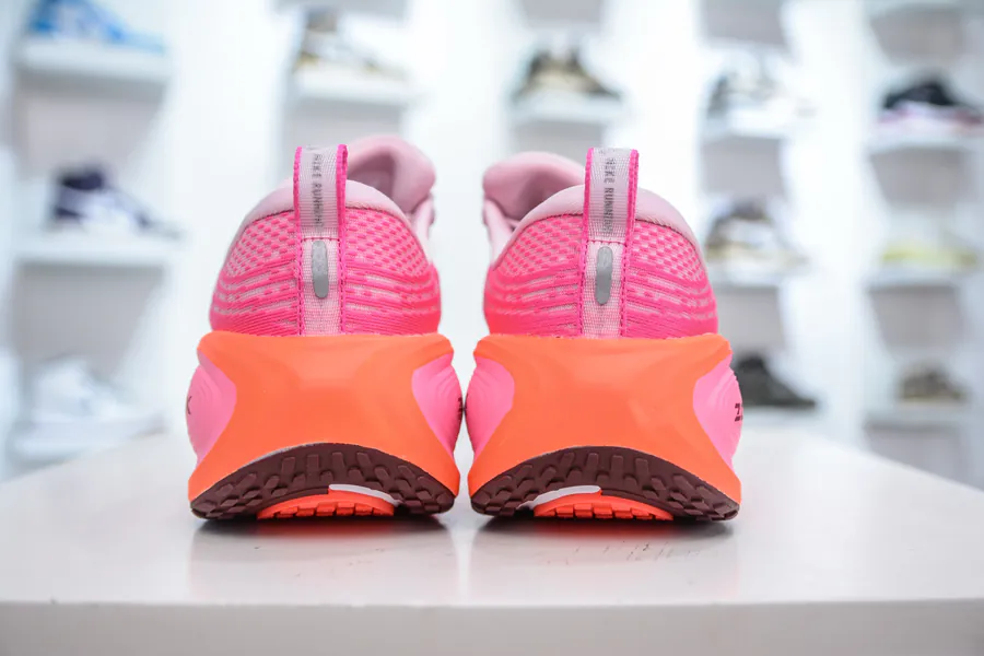 Nike Air Zoom Vomero PLUS Premium Running Shoes