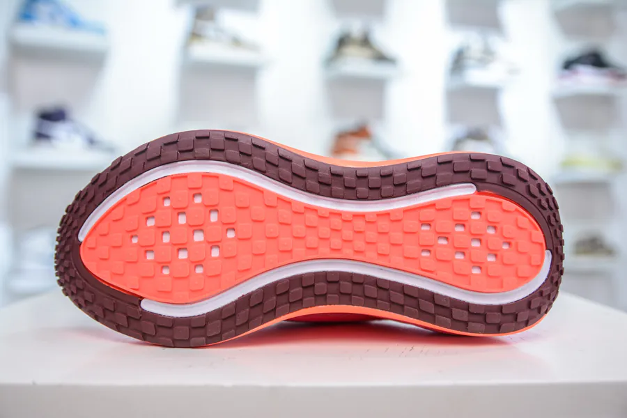 Nike Air Zoom Vomero PLUS Premium Running Shoes