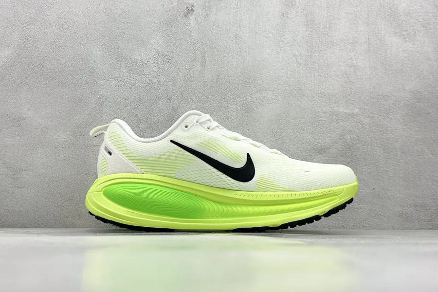 Nike Air Zoom Vomero 18 Comfortable Shock Absorption and Anti Slip Running Shoes