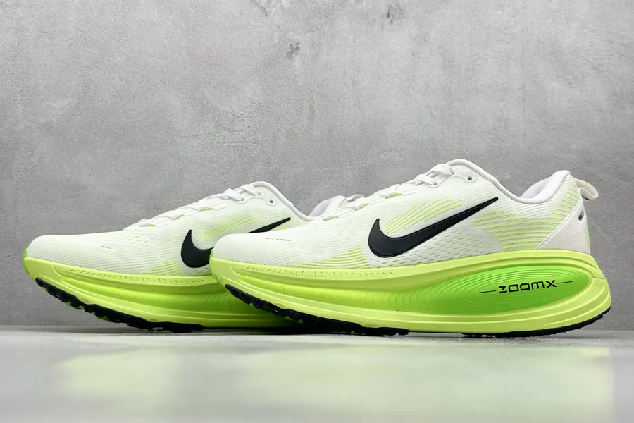 Nike Air Zoom Vomero 18 Comfortable Shock Absorption and Anti Slip Running Shoes