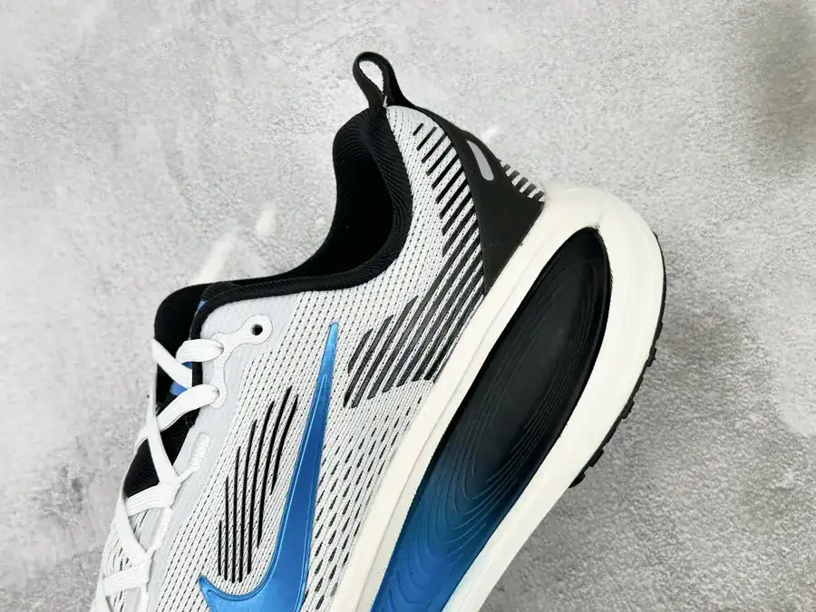 Nike Vomero 18 Exclusive Original