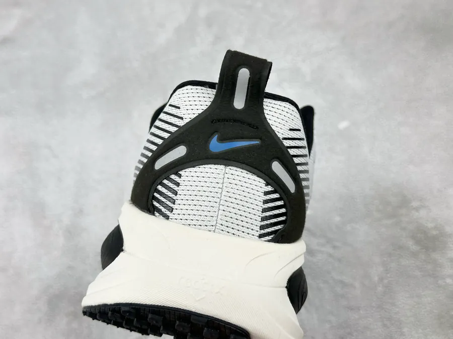 Nike Vomero 18 Exclusive Original
