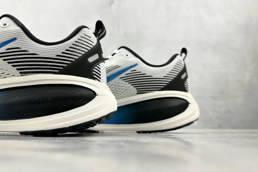 Nike Vomero 18 Exclusive Original