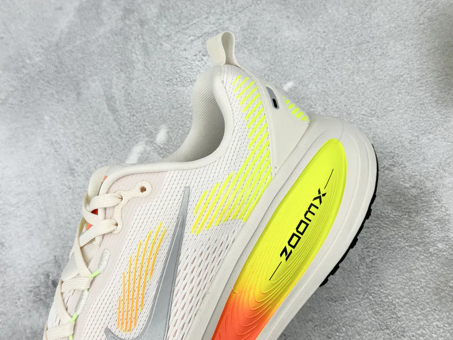 Nike Vomero 18 White and Orange