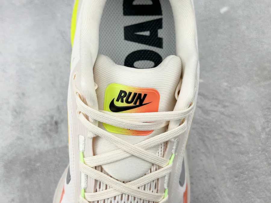 Nike Vomero 18 White and Orange
