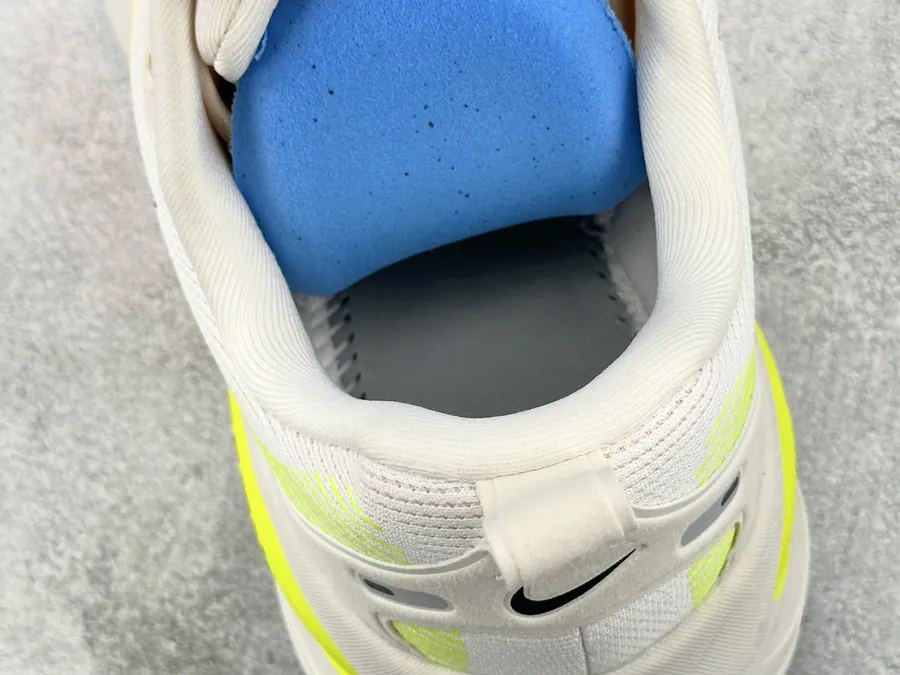 Nike Vomero 18 White and Orange