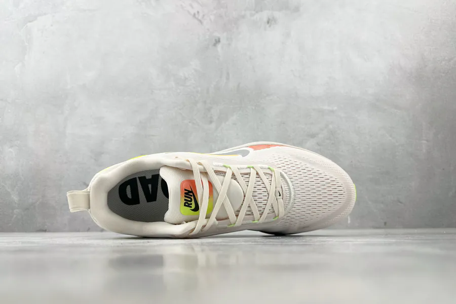 Nike Vomero 18 White and Orange