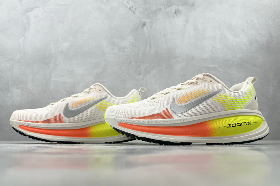 Nike Vomero 18 White and Orange