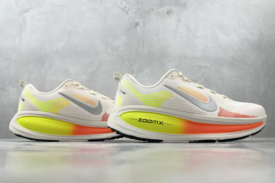 Nike Vomero 18 White and Orange