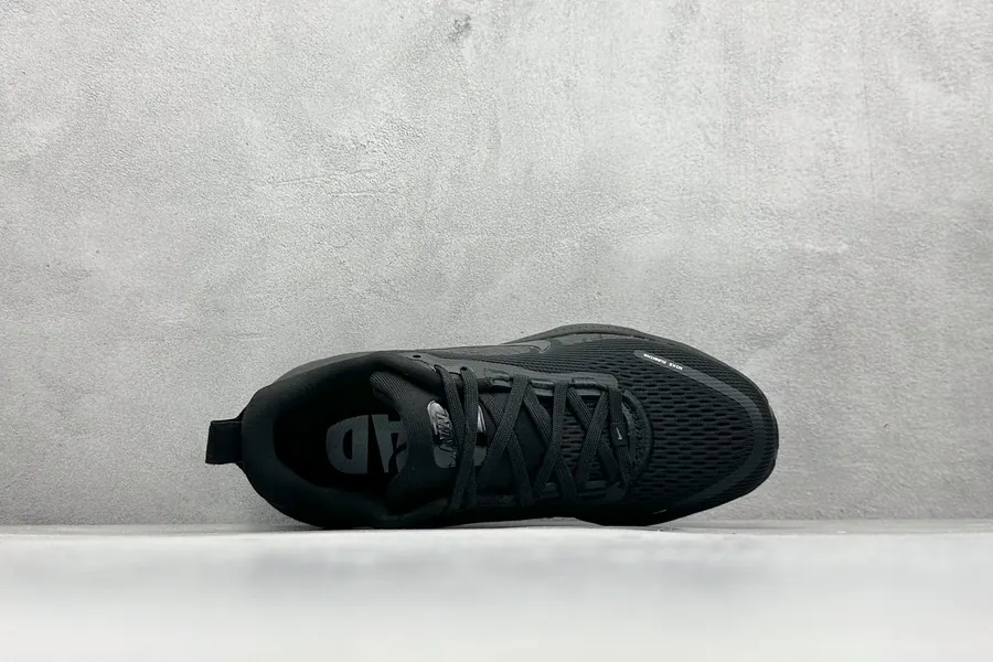 Nike NK Zoom VOMERO 18 Lightweight Running Shoes