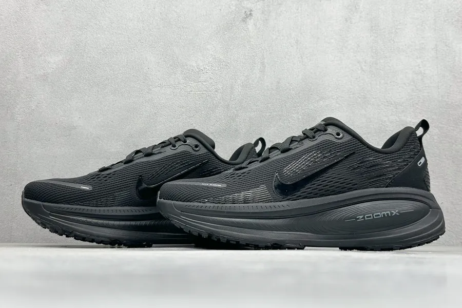 Nike NK Zoom VOMERO 18 Lightweight Running Shoes
