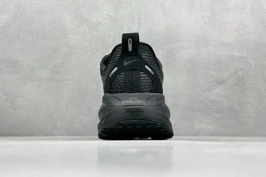 Nike NK Zoom VOMERO 18 Lightweight Running Shoes