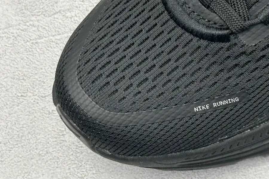 Nike NK Zoom VOMERO 18 Lightweight Running Shoes