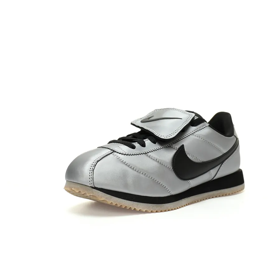Wmns Cortez Low SE Vintage Style Running Shoe