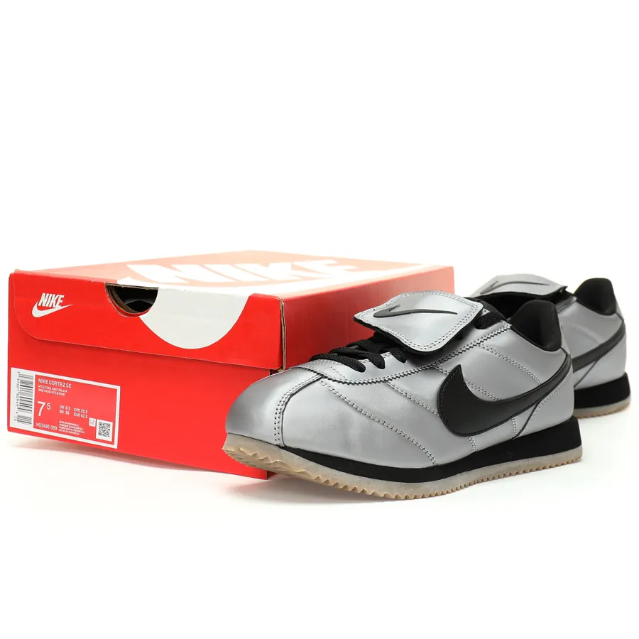 Wmns Cortez Low SE Vintage Style Running Shoe