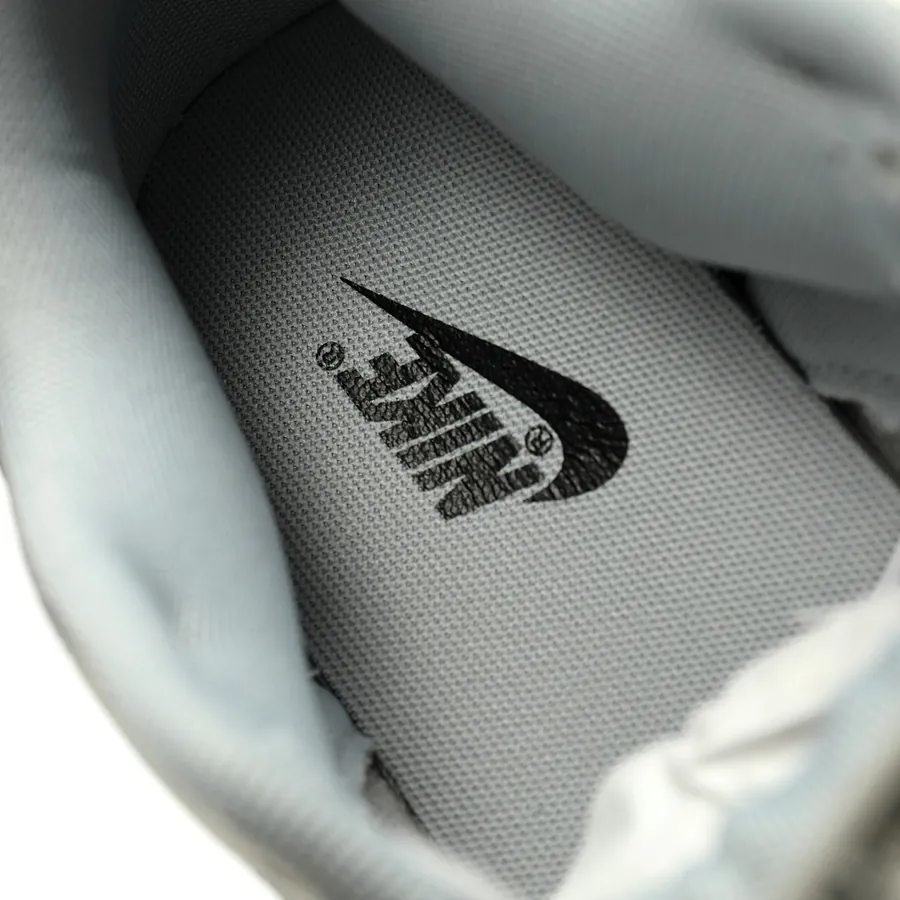 Nike SB Dunk Low Smoke Grey Narrow Toe Design