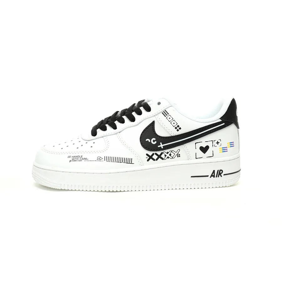AF1 07 Low Classic Low Sneaker in Grained Calfskin