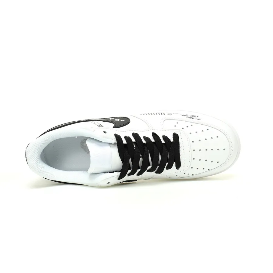 AF1 07 Low Classic Low Sneaker in Grained Calfskin