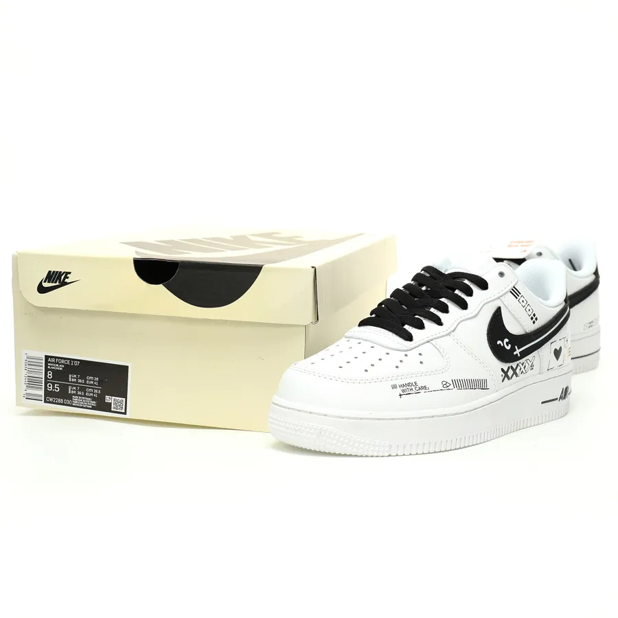 AF1 07 Low Classic Low Sneaker in Grained Calfskin