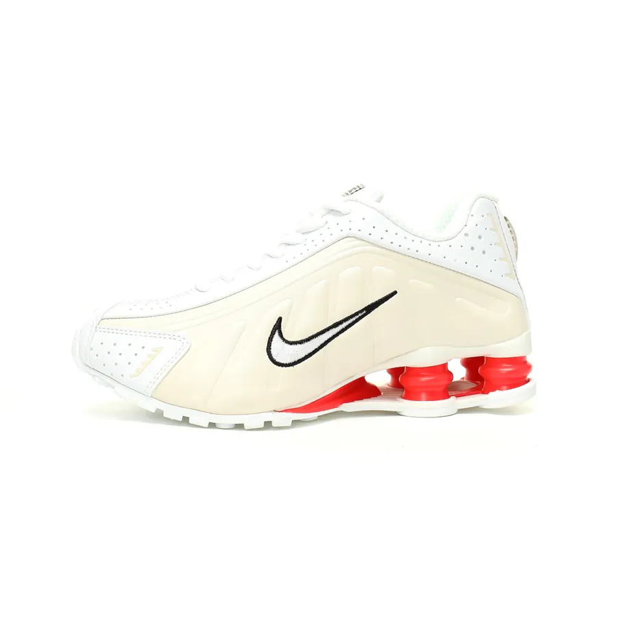 Nike Shox OG 'Sail' R4 Sleek Design, Sporty Aesthetic