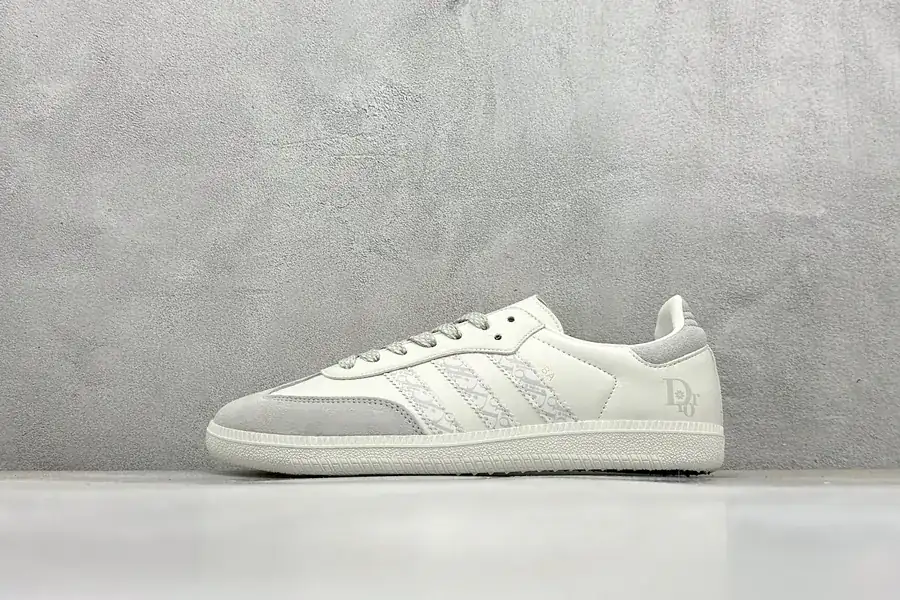 Adidas originals Samba OG x DIOR Bucket Bag