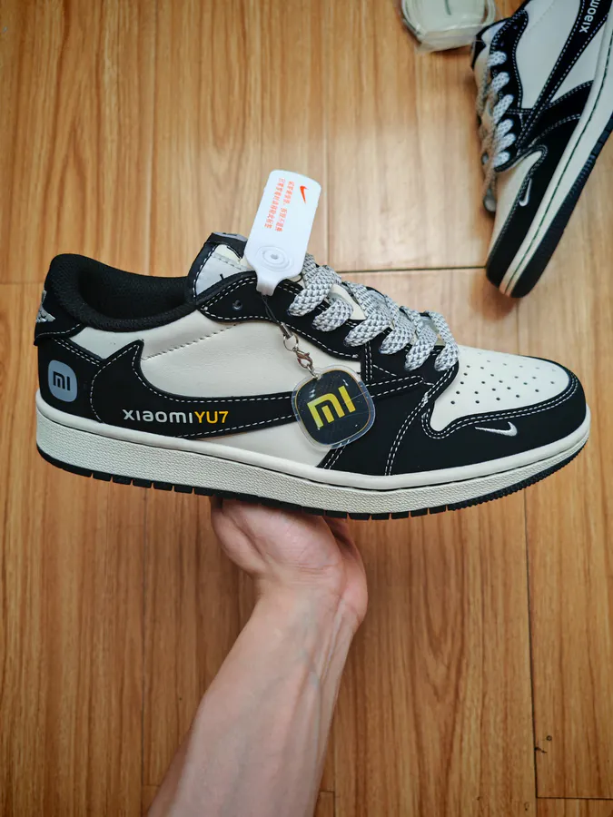 Travis Scott x Fragment Design x Jordan 1 Low OG SP 'Xiaomi联名——黑YU7'