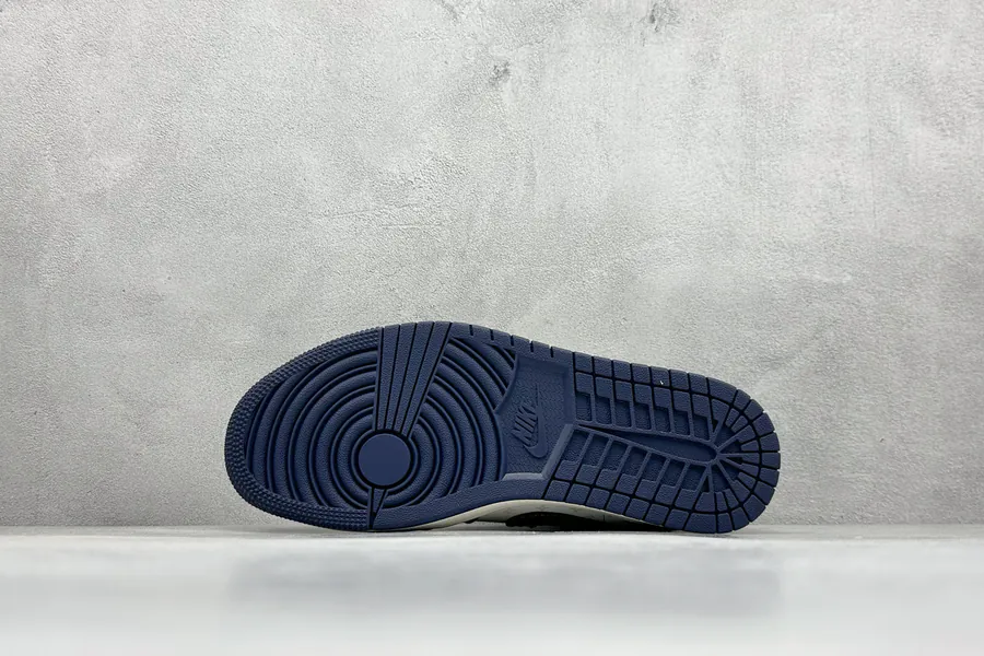 Air Jordan 1 Retro Low x Louis Vuitton Blue White