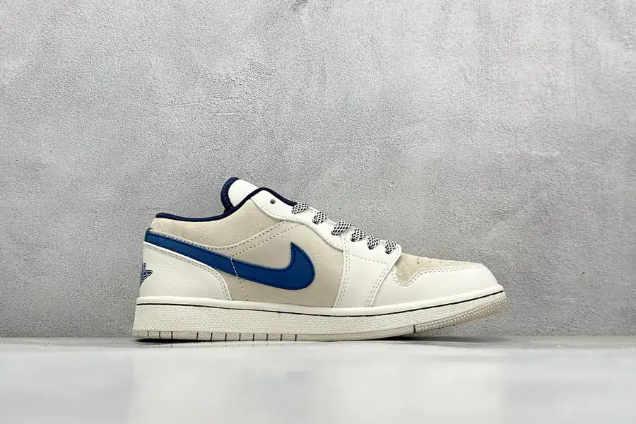 Air Jordan 1 Retro Low x Stussy
