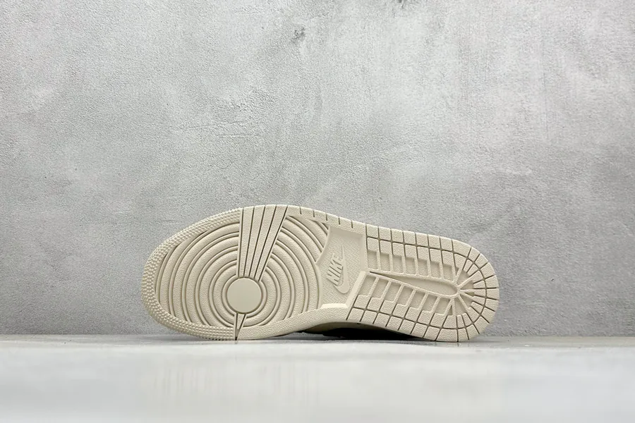 Air Jordan 1 Retro Low x Stussy