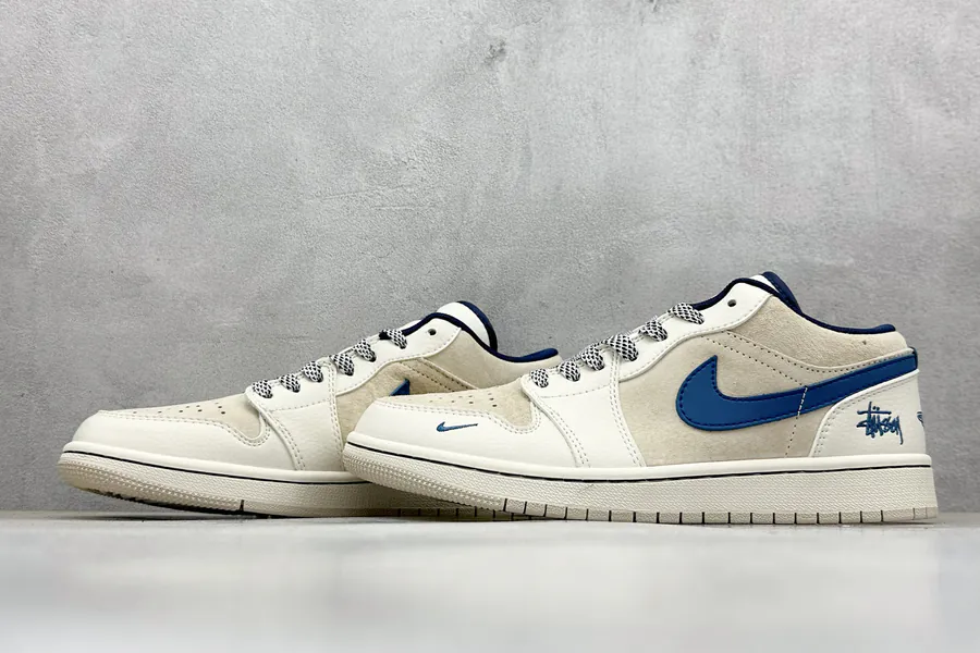 Air Jordan 1 Retro Low x Stussy