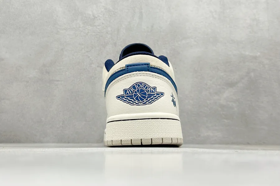 Air Jordan 1 Retro Low x Stussy