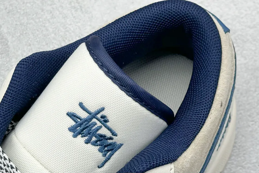 Air Jordan 1 Retro Low x Stussy