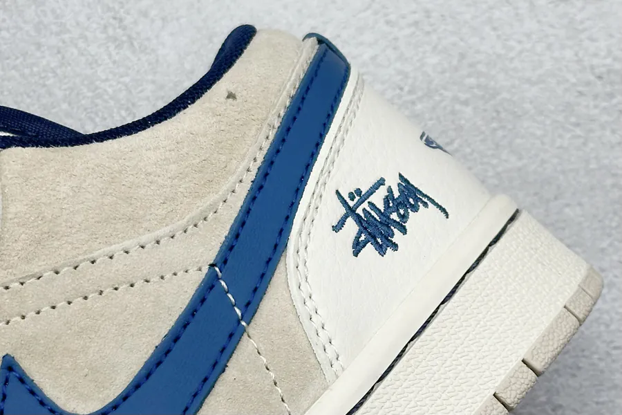 Air Jordan 1 Retro Low x Stussy