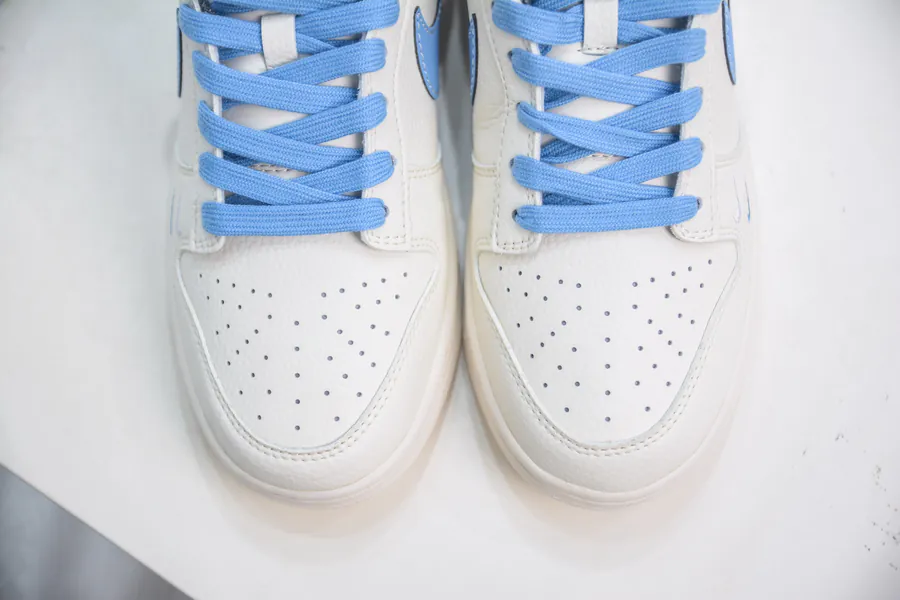 SB Dunk Low x Louis Vuitton Collaboration White Blue
