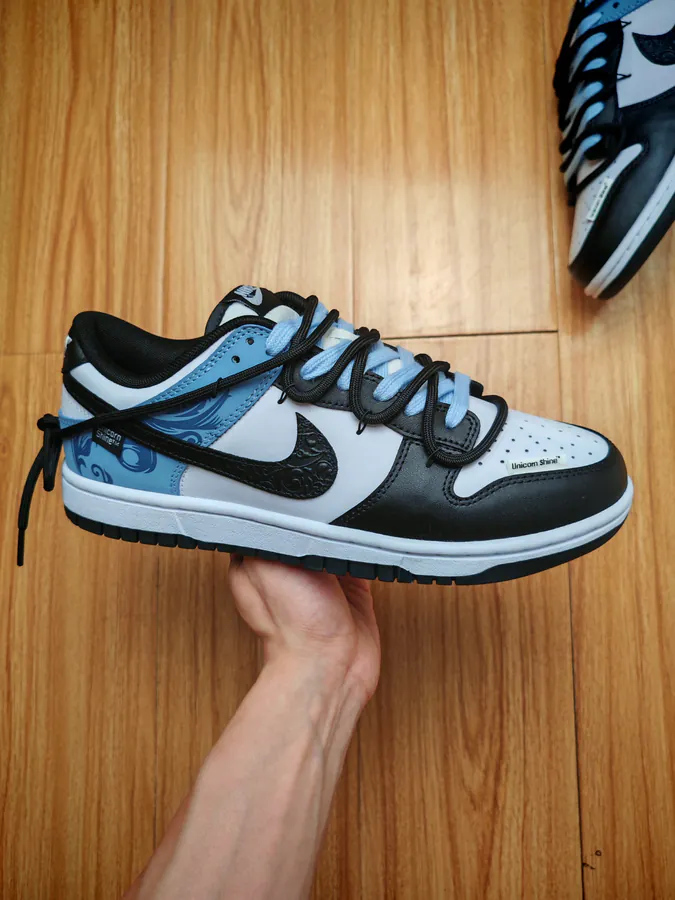 Nike SB Dunk Low Black White Blue Embossed Straps Low Sneaker