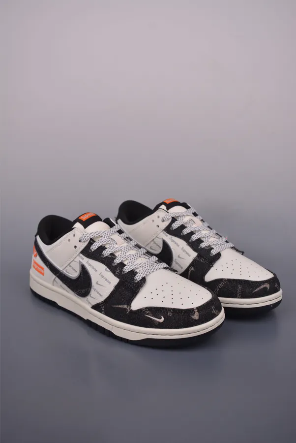 Nike SB Dunk Low Supreme SSS Edition