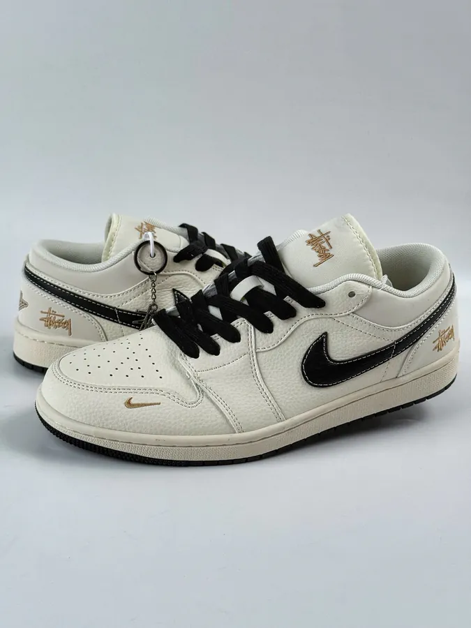 Air Jordan 1 Retro Low x Stussy White Black Swoosh