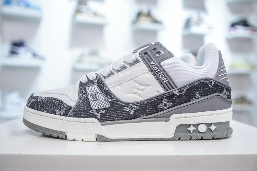 LV Trainer Premium Authentic Style
