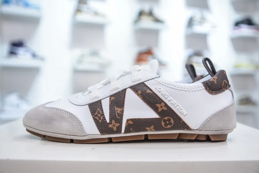 LV 2025 Early Spring Sneakerina Ballet Flat with Sacchetto Craftsmanship