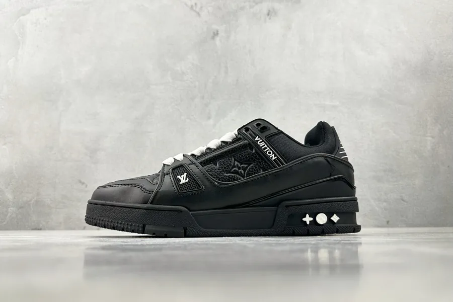 LV Trainer in Black