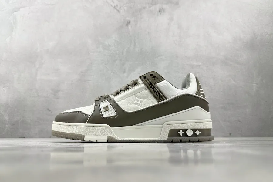LV Trainer in Gray