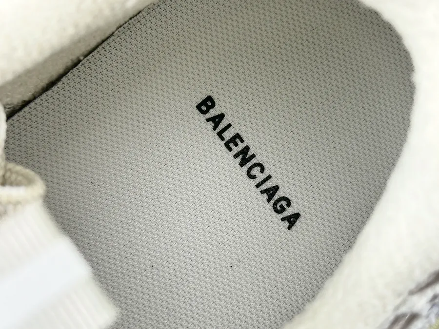 BALenciaga 3XL Bucket Bag Vintage Style