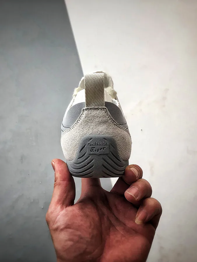 Onitsuka Tiger Sclaw Grey Low Top Lifestyle Sneaker