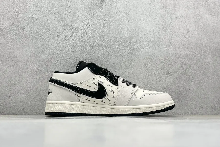Air Jordan 1 Retro Low x Stussy