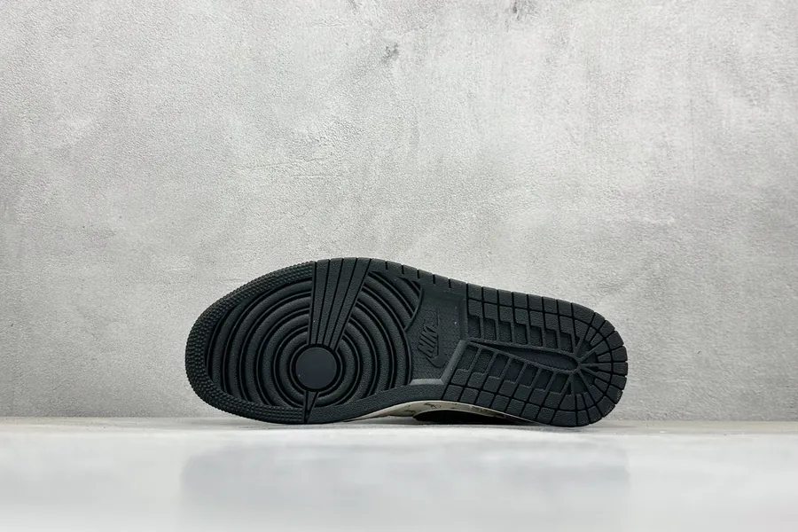 Air Jordan 1 Retro Low x Stussy