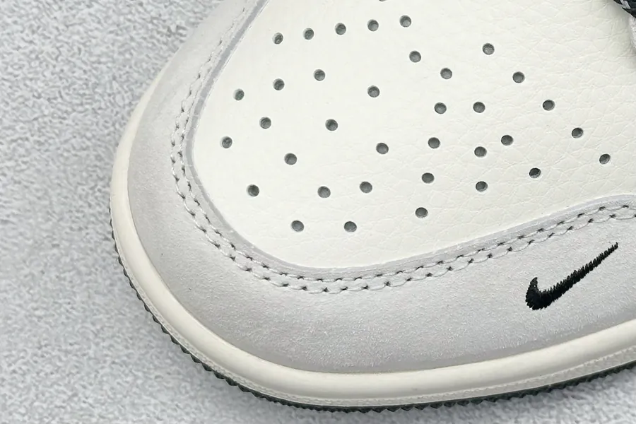 Air Jordan 1 Retro Low x Stussy