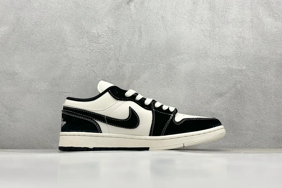 Air 1 Retro Low in Black